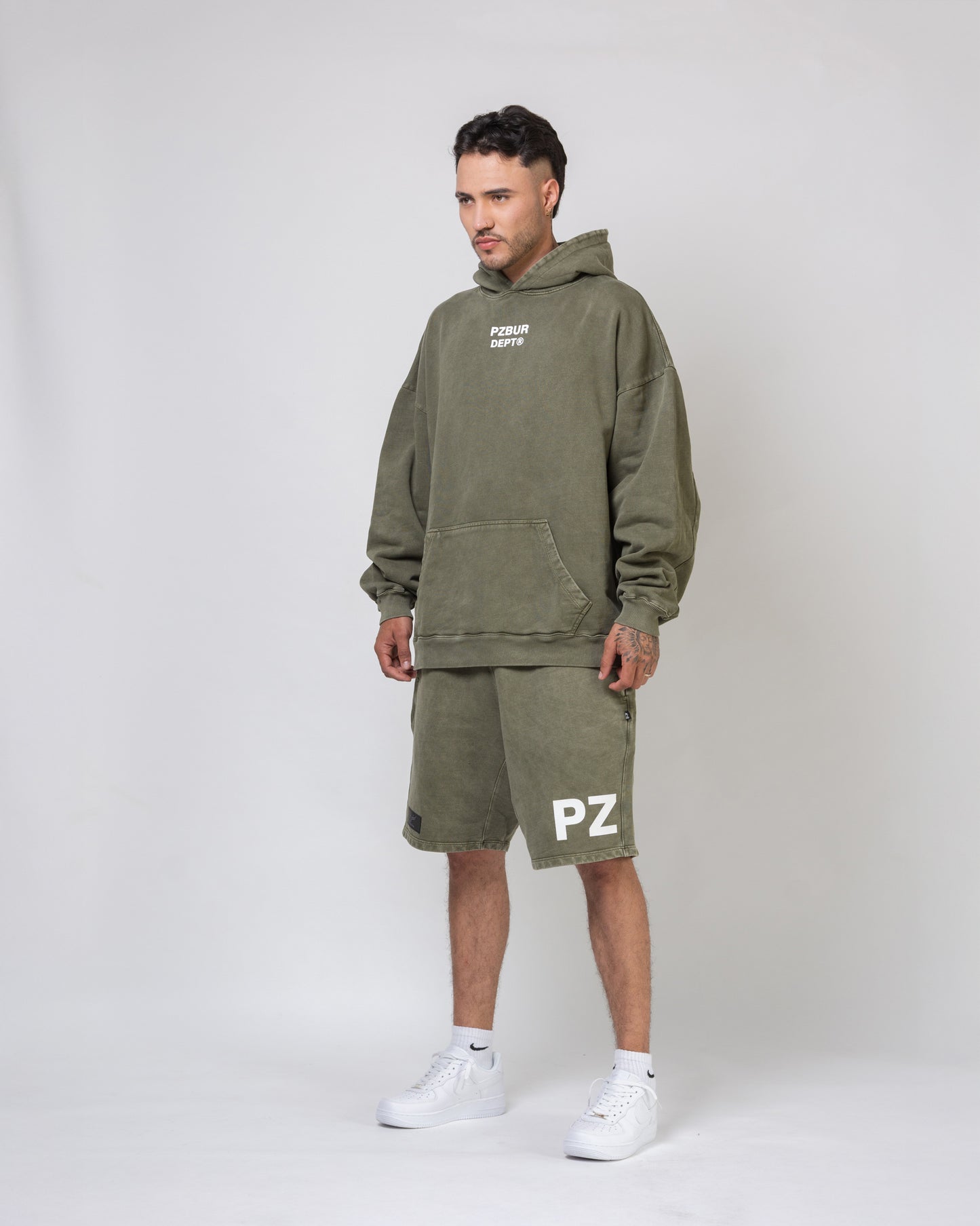 Bermuda Soul Graphic - Verde Oliva Acid Wash