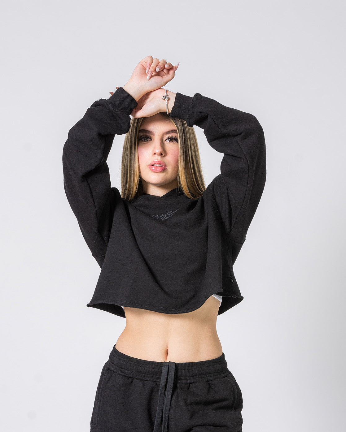 Cropped Hoodie - Negro